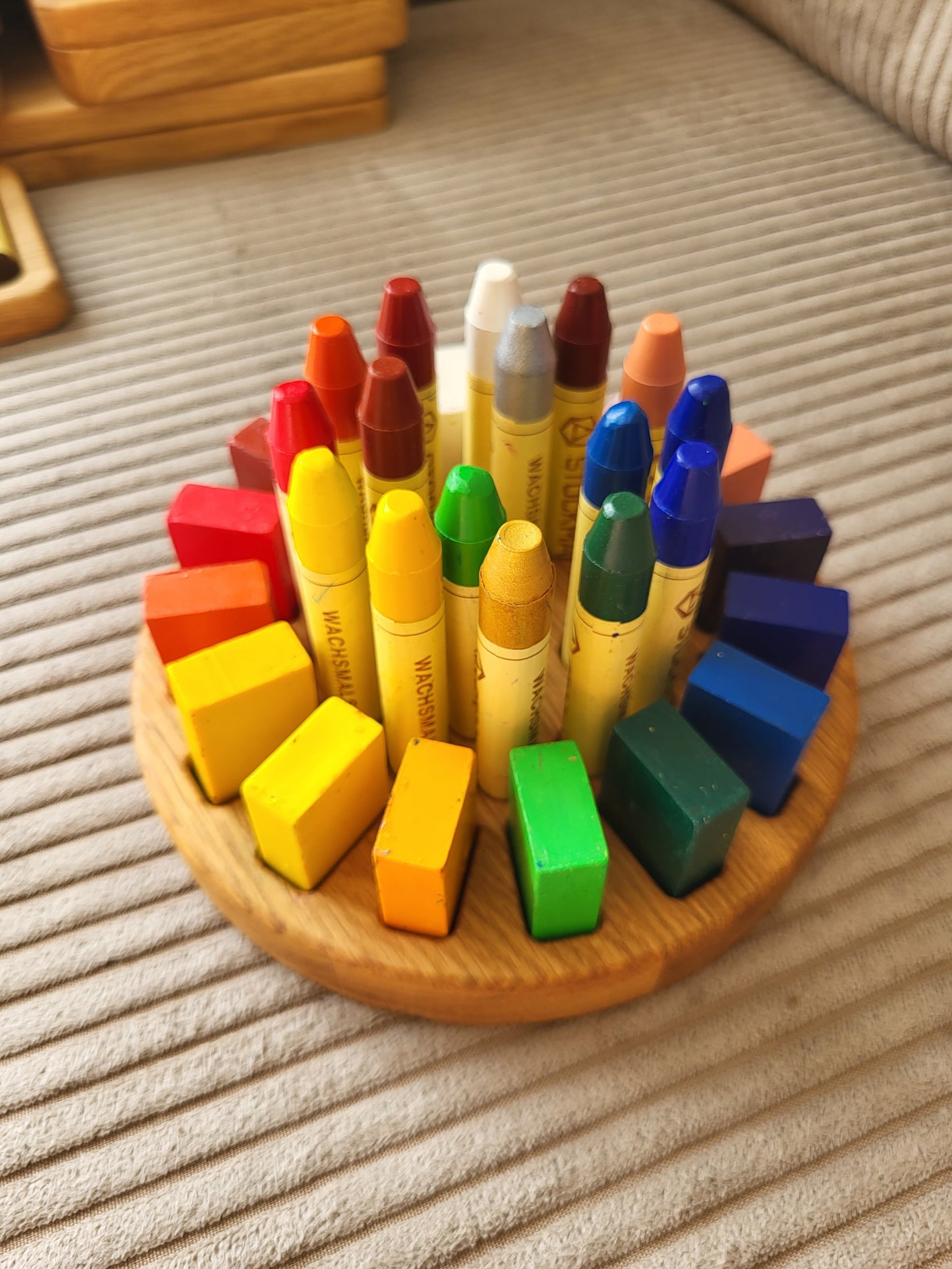 Waldorf Crayon holder for Stockmar 16 Blocks and 16 Sticks ROUND without crayons