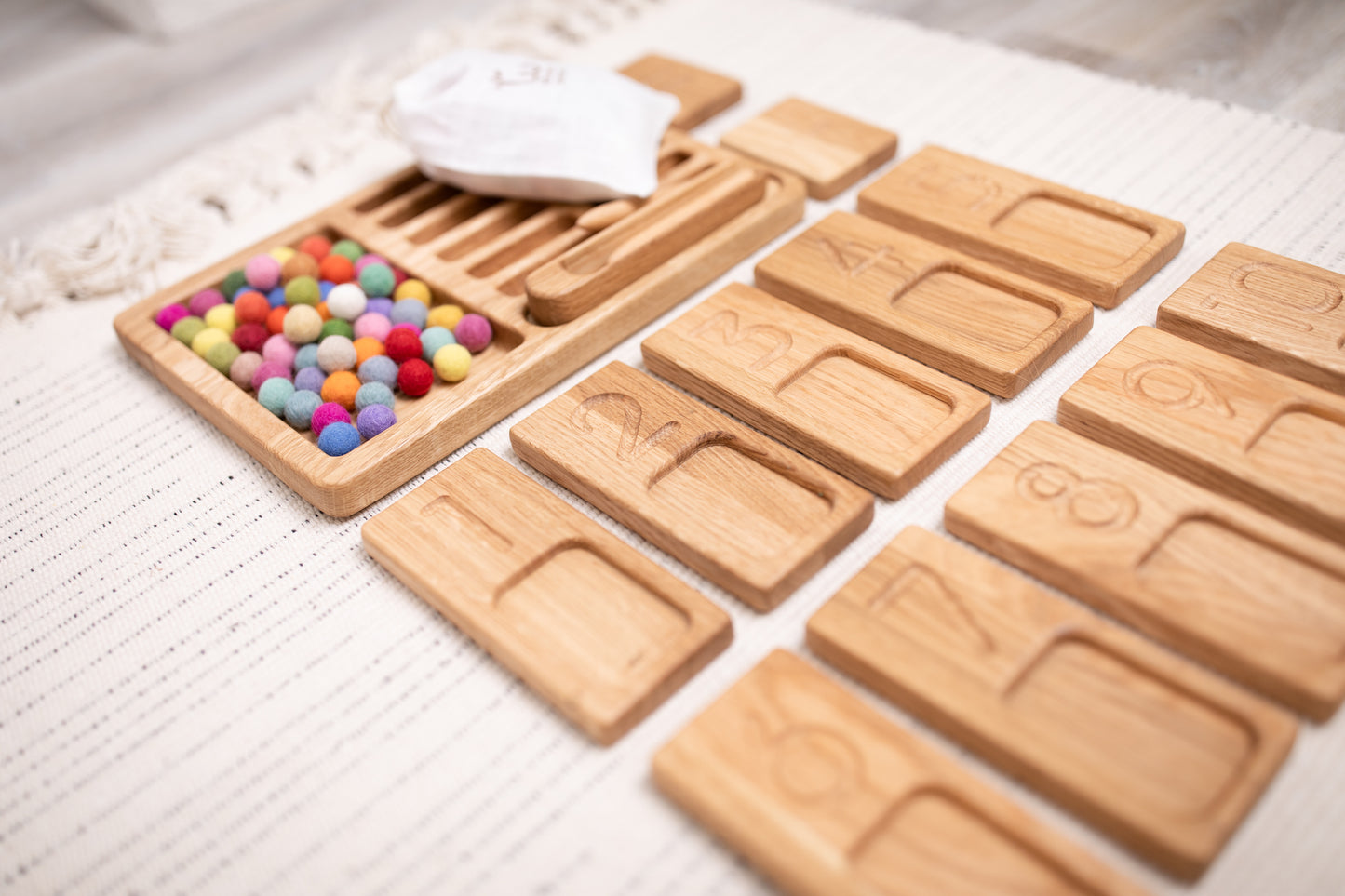 Montessori Set of reversible trays with numbers 1-20