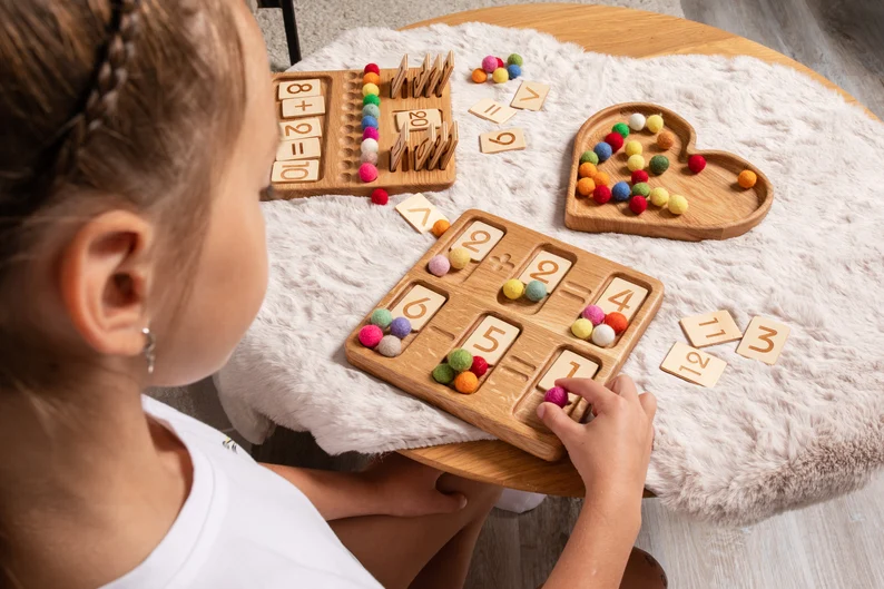 Math reversible board with cards 1-20