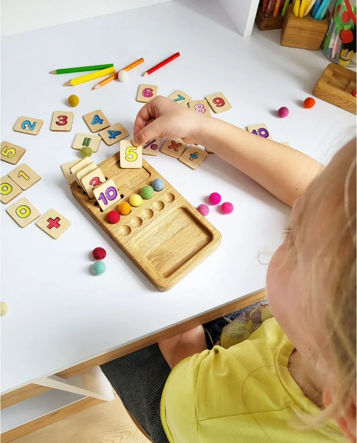 MATH BOARD 1-10 with colored cards