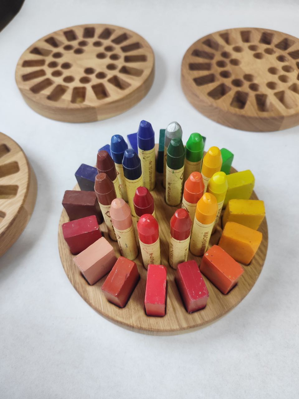 Waldorf Crayon holder for Stockmar 16 Blocks and 16 Sticks, ROUND without crayons