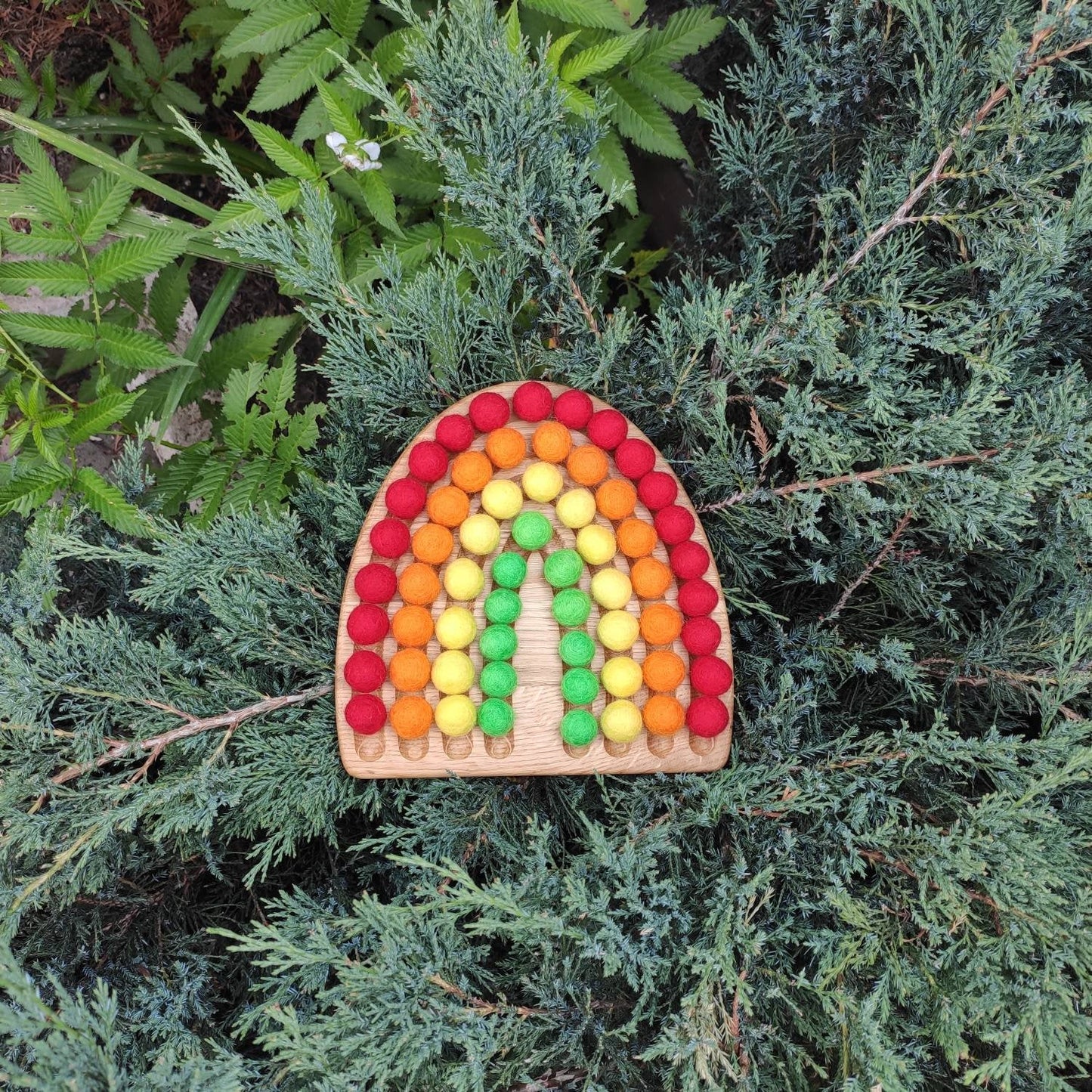 Rainbow tracing board with 4 stripes rainbow felt balls