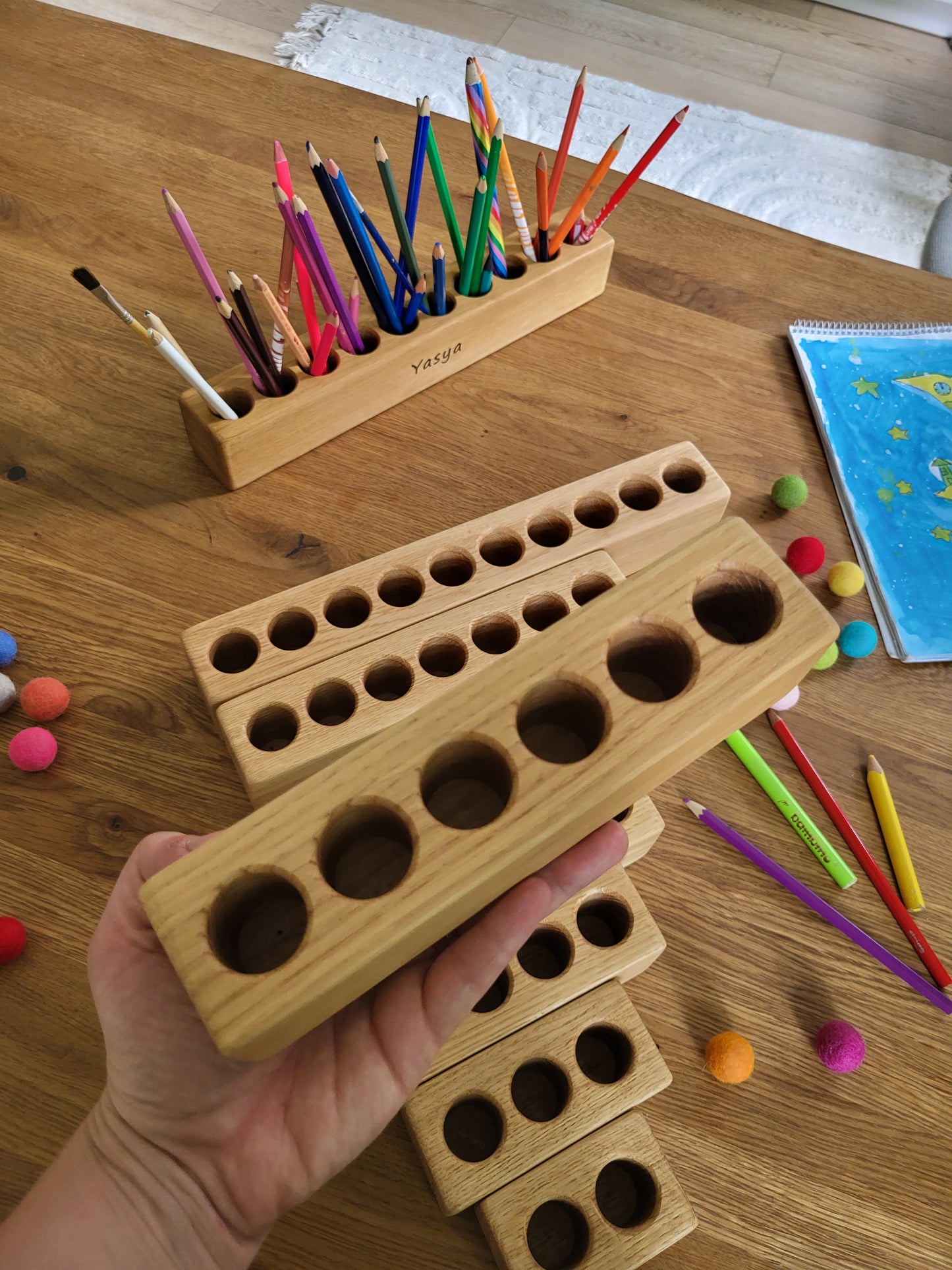Pot à crayons en bois pour enfants, organiseur de bureau Montessori de différentes tailles, cadeau de rangement personnalisé pour fournitures artistiques