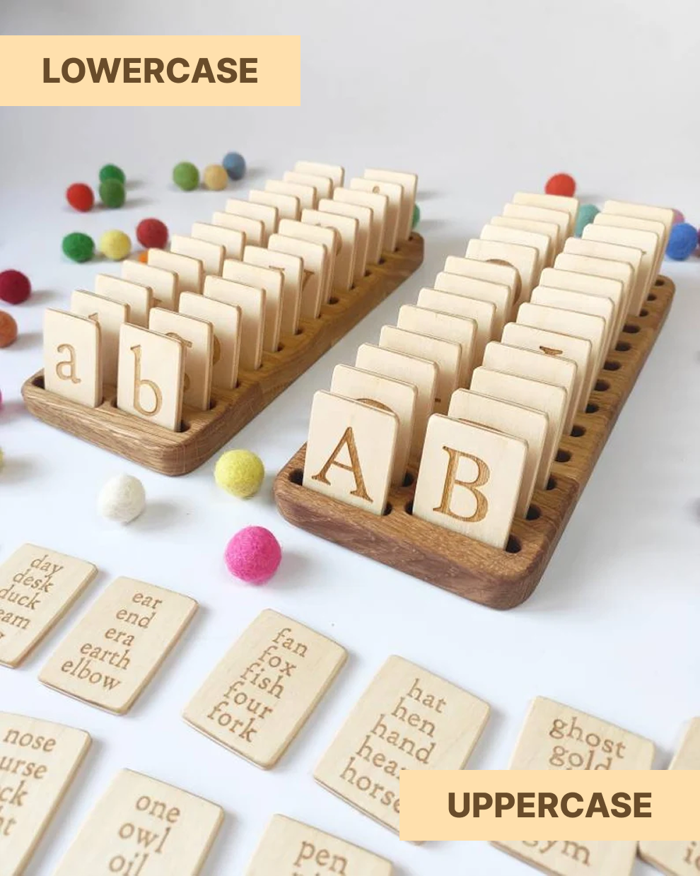 Karten in englischen Groß- und Kleinbuchstaben mit Halter