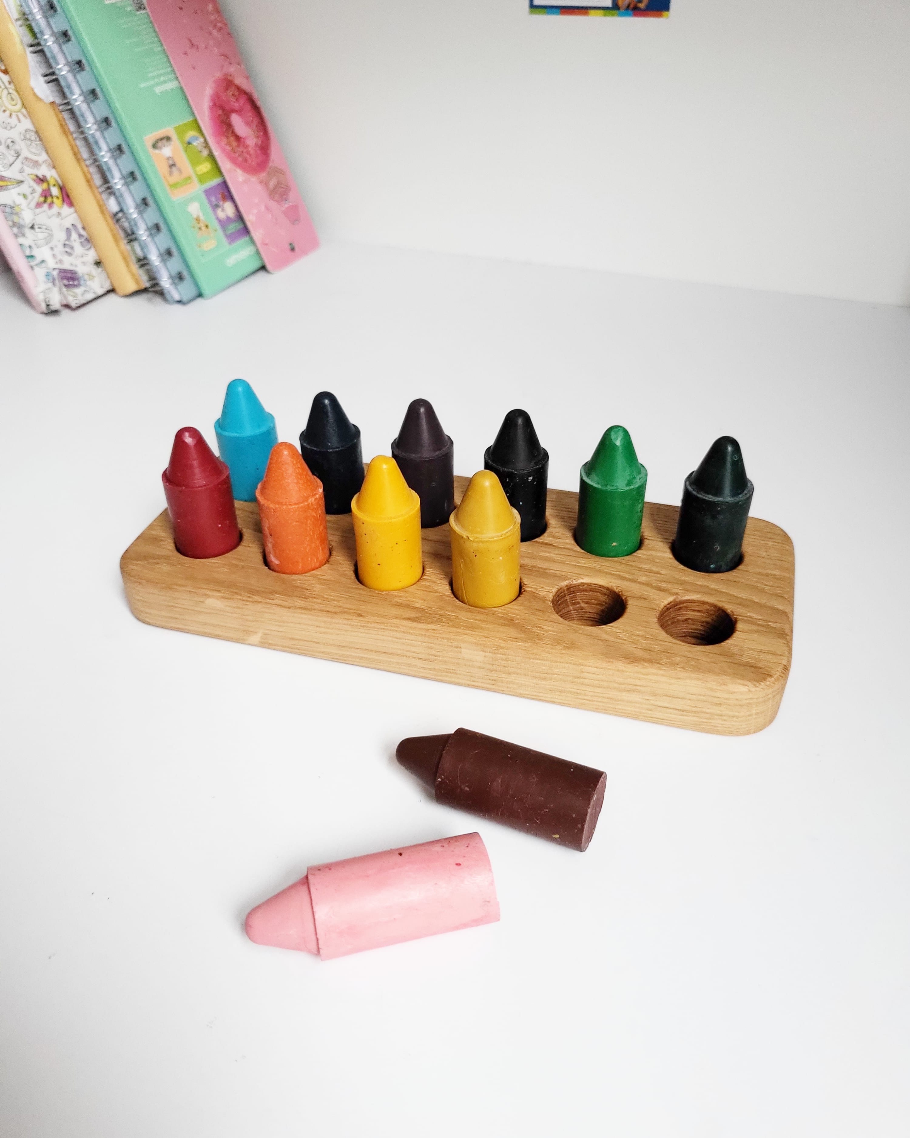 Crayon holder for 12 Honey Sticks crayons, without crayons