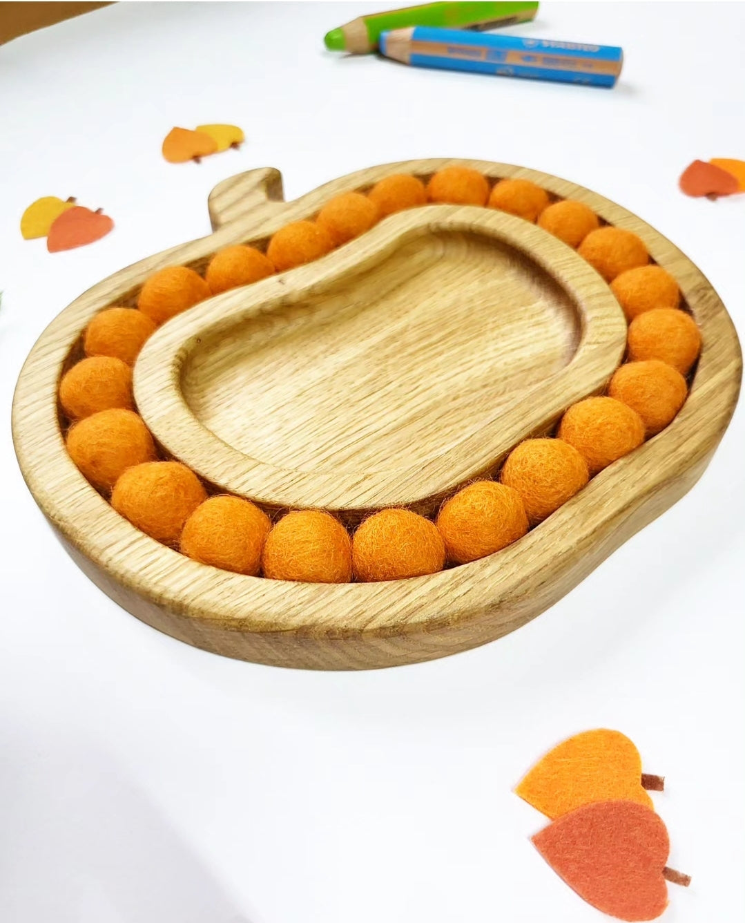 Halloween gift wooden pumpkin with felt balls