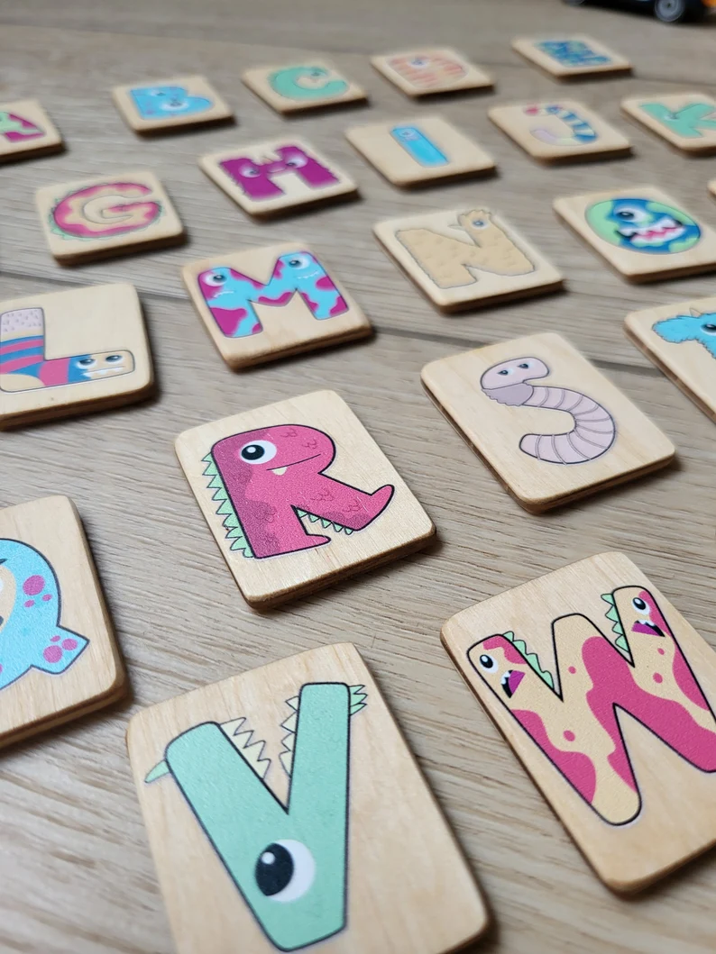 Montessori English Alphabet reversible board+Monsters letters cards