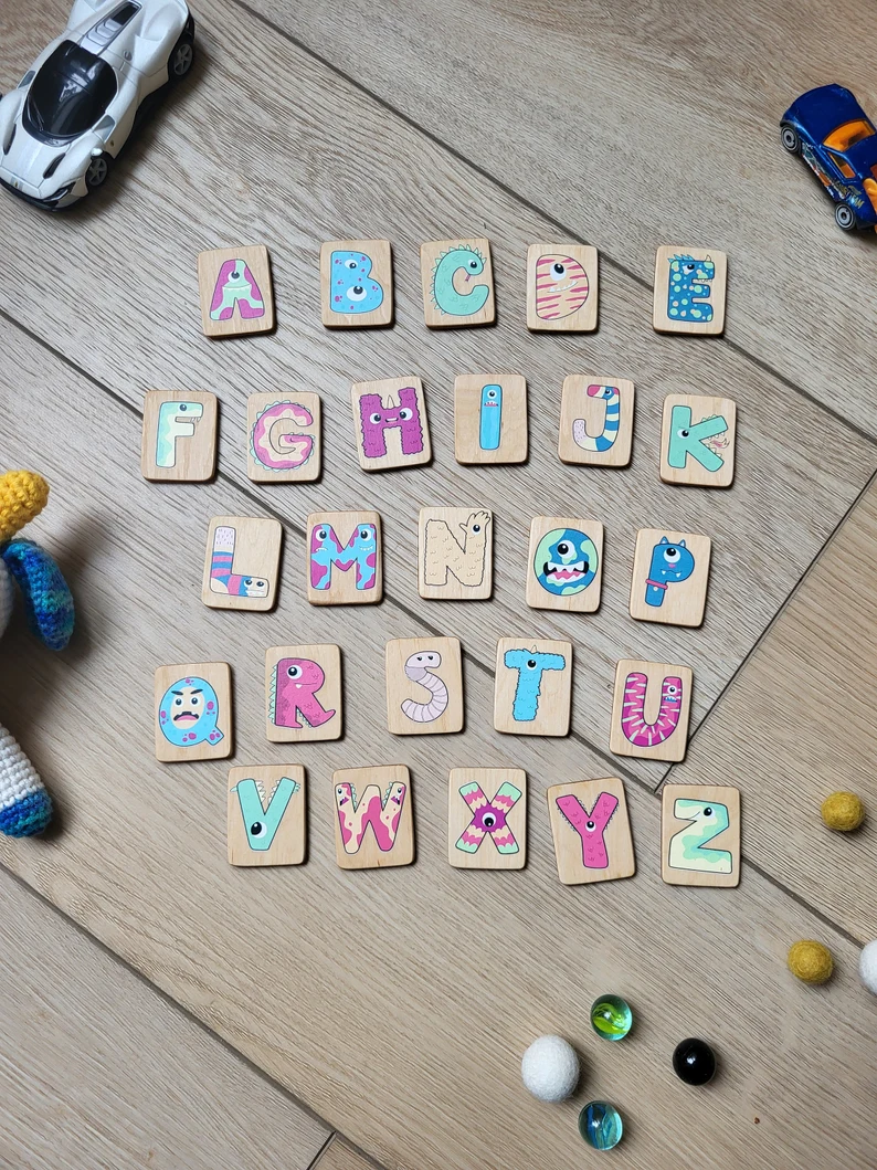 Montessori English Alphabet reversible board+Monsters letters cards