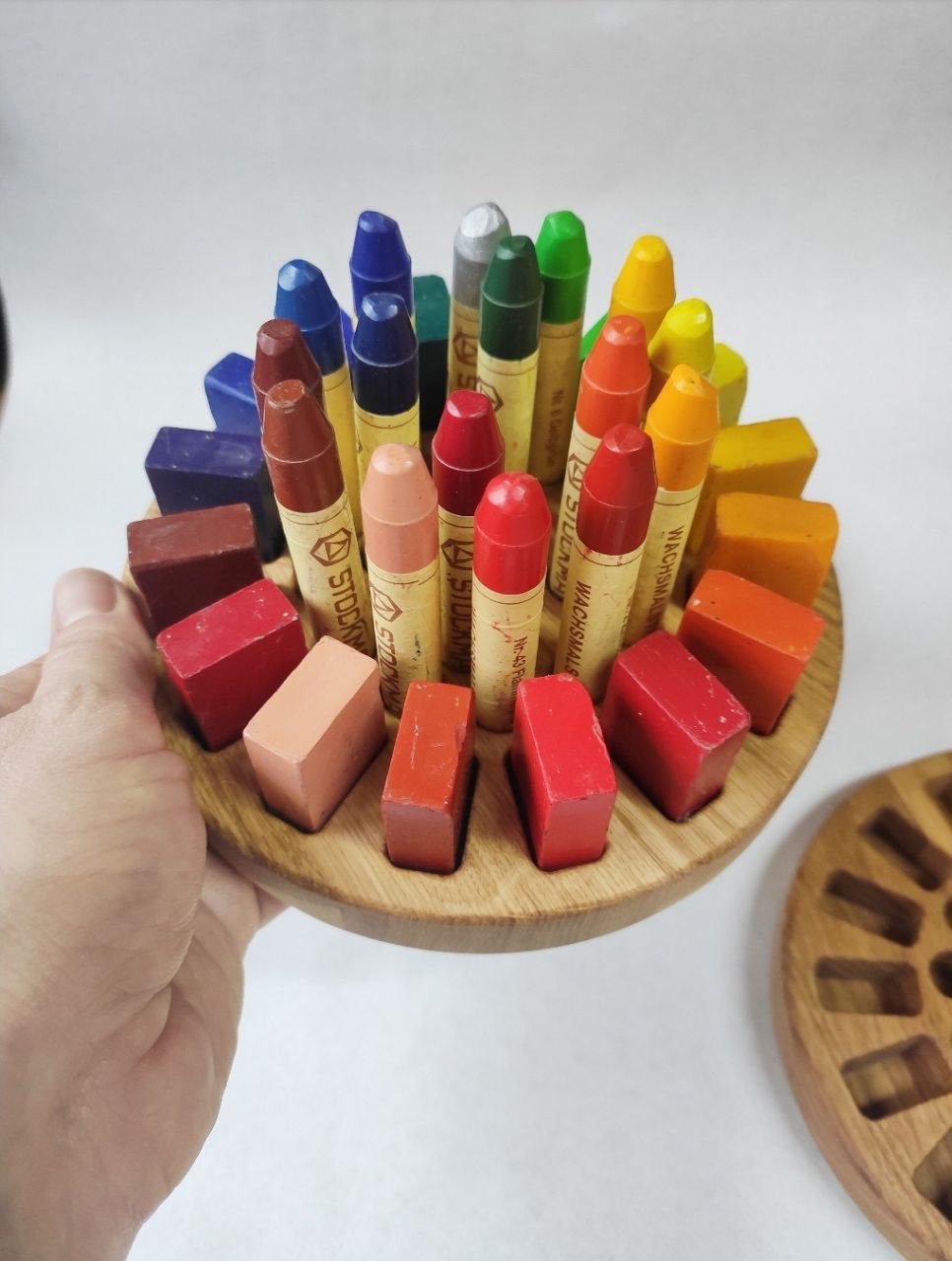 Waldorf Crayon holder for Stockmar 16 Blocks and 16 Sticks, ROUND without crayons