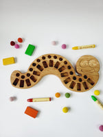 Load image into Gallery viewer, Caterpillar shaped holder for Stockmar blocks and sticks crayons
