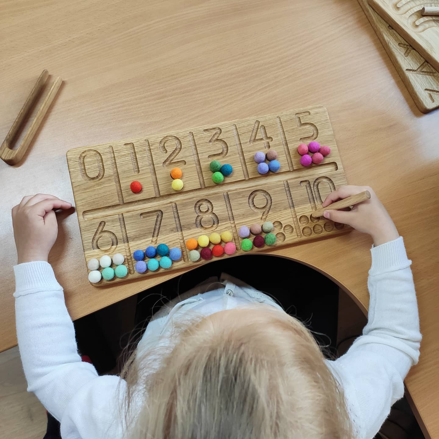Number tracing board