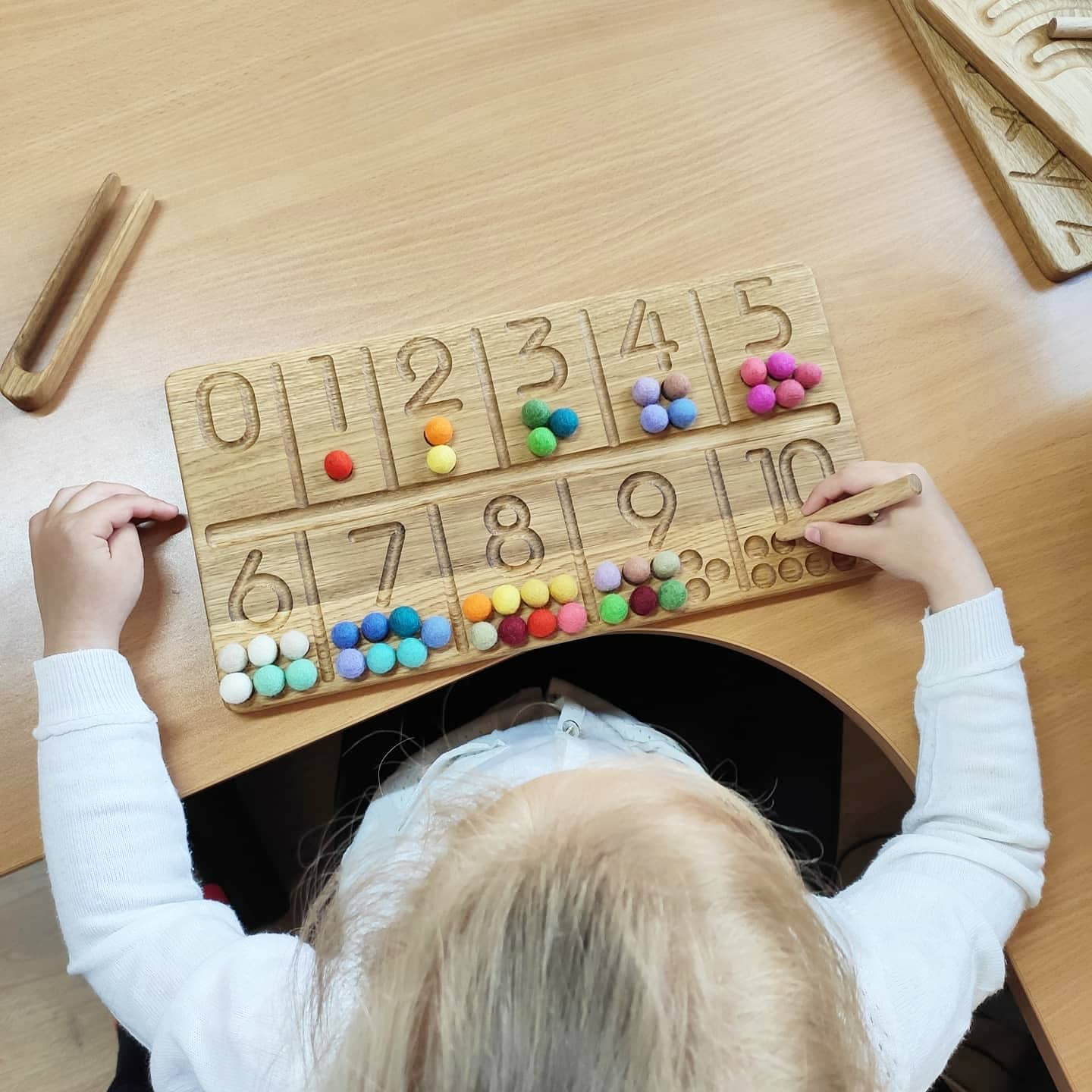 Number tracing board