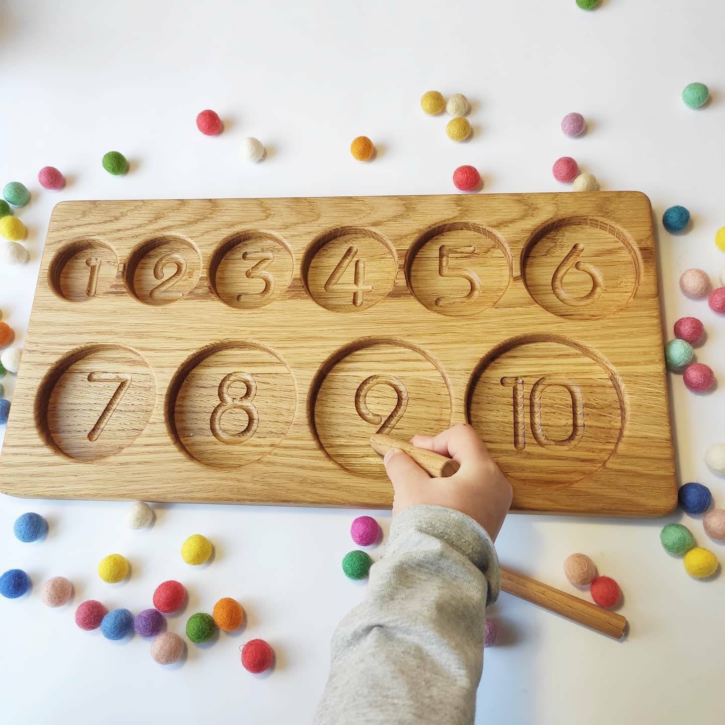 Montessori sorting tray with ROUND sections, with numbers 1-10