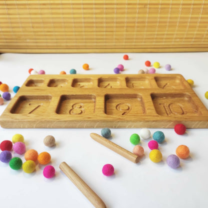 Montessori sorting tray with square sections, with numbers 1-10