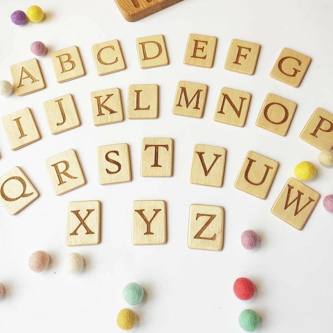 Montessori English Alphabet reversible board with uppercase letters cards