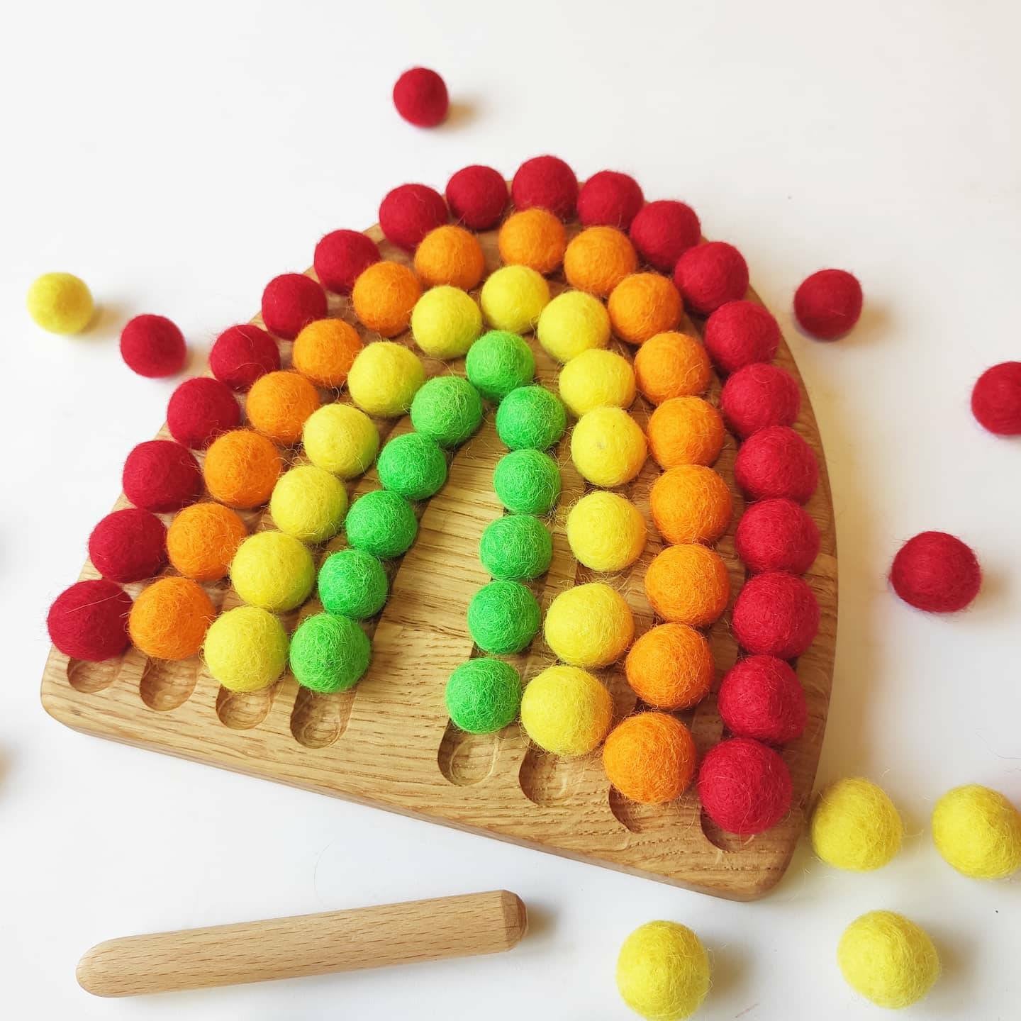 Rainbow tracing board with 4 stripes rainbow felt balls